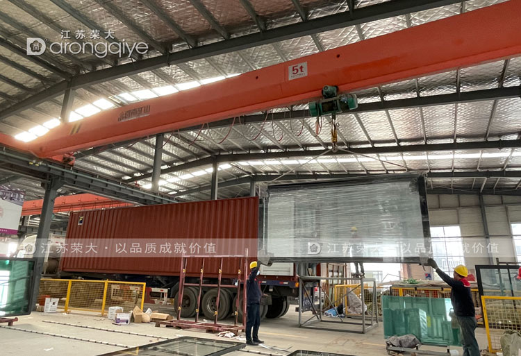 榮大公交候車亭廠家出口項(xiàng)目配圖一