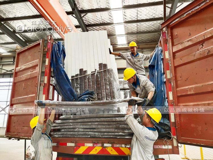 第四批安徽現(xiàn)代候車(chē)亭發(fā)貨圖一