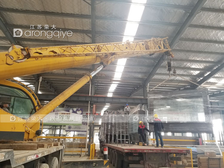 第三批現(xiàn)代候車(chē)亭發(fā)貨圖二