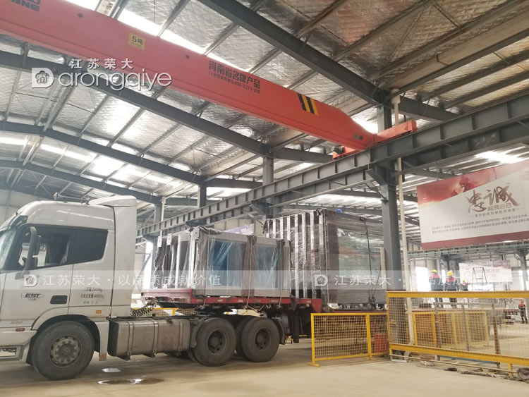 第三批現(xiàn)代候車(chē)亭發(fā)貨圖一