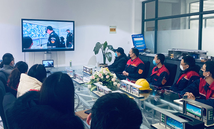 榮大候車亭廠家組織員工觀看復(fù)工消防公開課