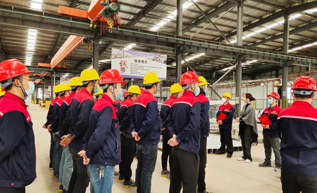 江蘇榮大候車亭廠家榮譽(yù)表彰例會