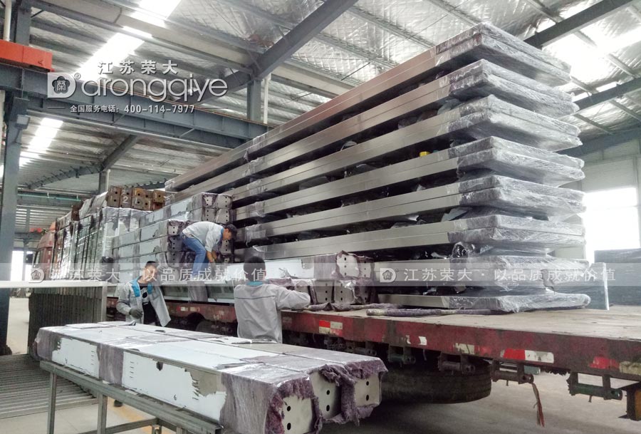 不銹鋼公交候車(chē)亭發(fā)貨圖二