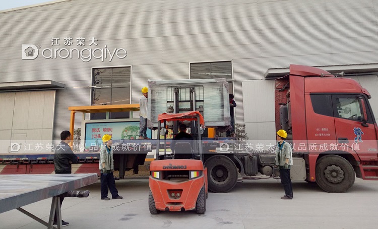 公交候車(chē)亭裝車(chē)